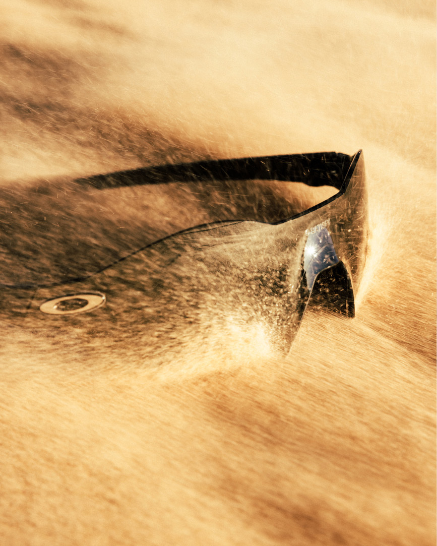 Satisfy x Oakley by David and Douglas — 24/26
