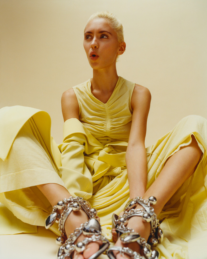 Vogue France Iris by Laura Jane Coulson — 4/23