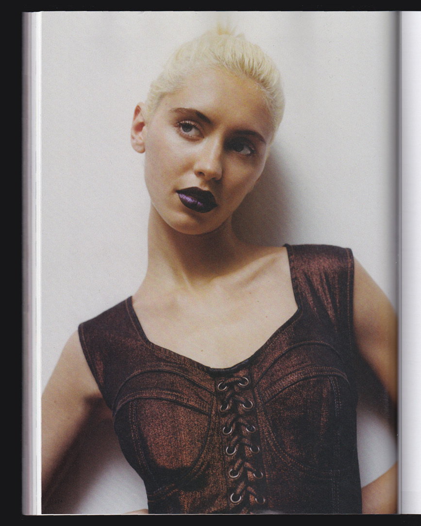 Vogue France Iris by Laura Jane Coulson — 14/23