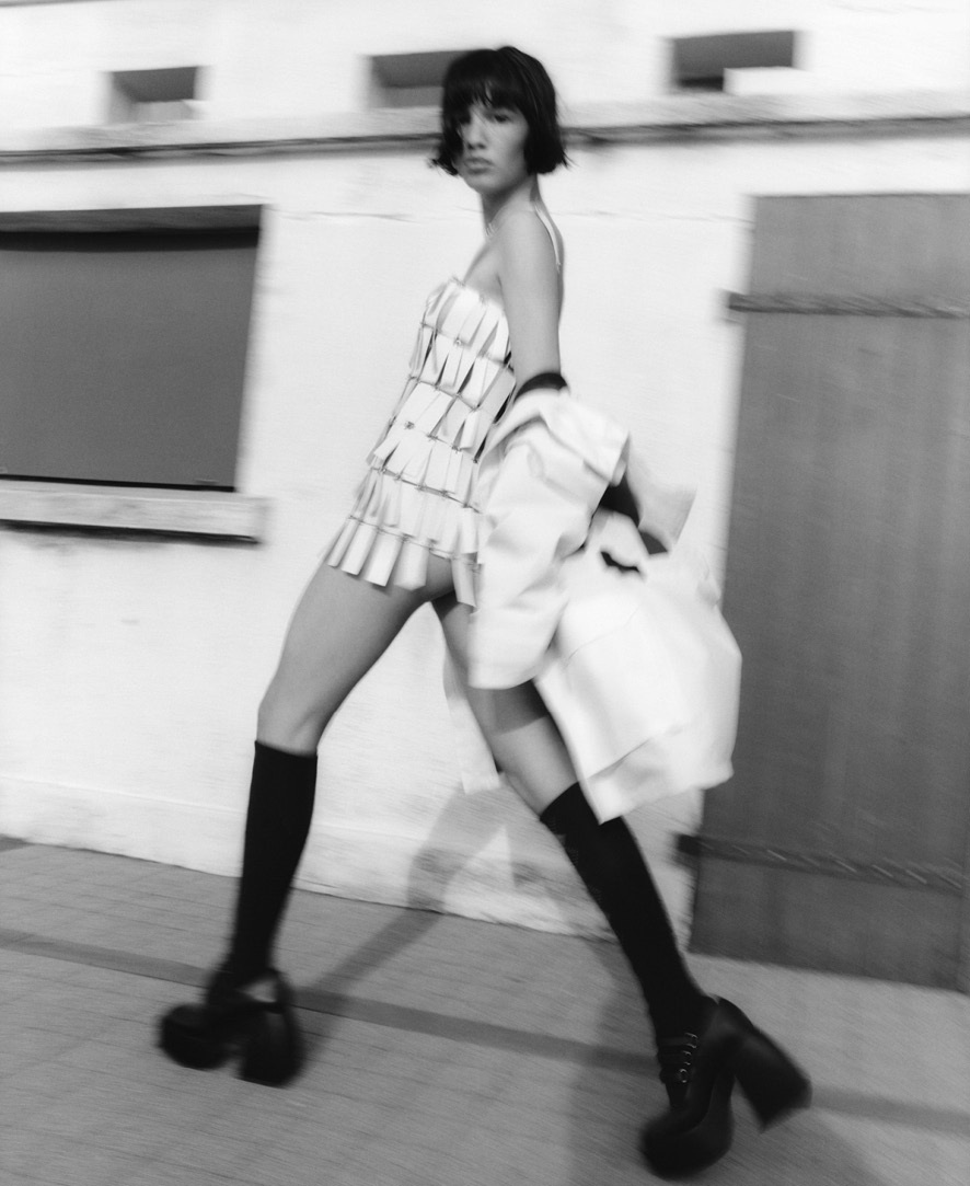 Vogue France Smilla by Laura Jane Coulson — 9/17